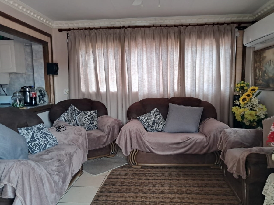 3 Bedroom Property for Sale in Geelhoutpark North West